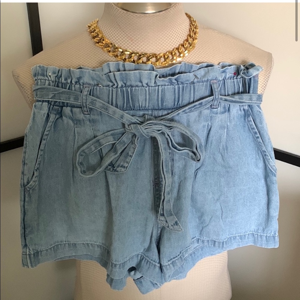 American Eagle Paper Bag Shorts w/ Tie and elastic wasistband